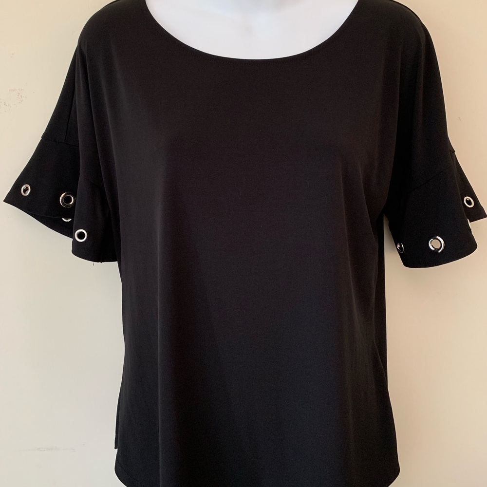 NY&C Top with grommet detail sleeves